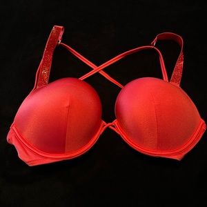 Victoria’s Secret Bombshell Strawberry Bikini Top NWOT 34dd